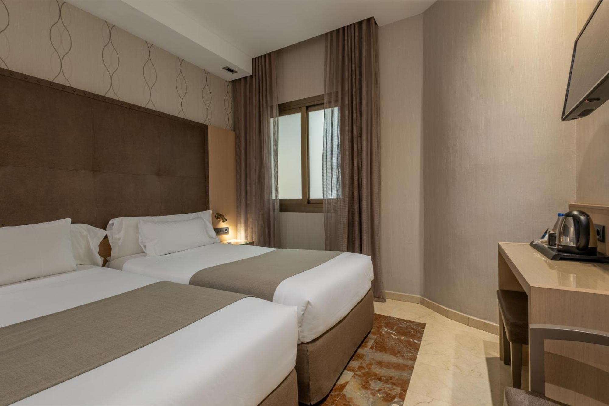Hotel Gran Barcino 4*